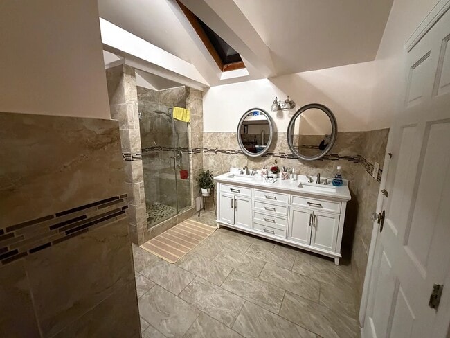 Photo - 3264 Middletown Rd