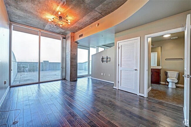 Building Photo - 5925 Almeda Rd Unit 10709 Rental