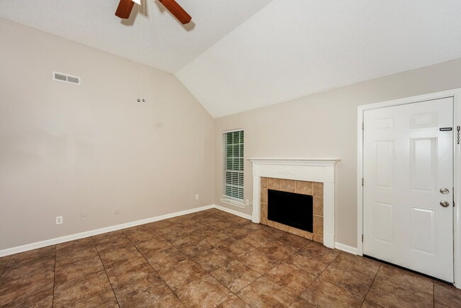 Photo - 8028 Rockhampton Cir