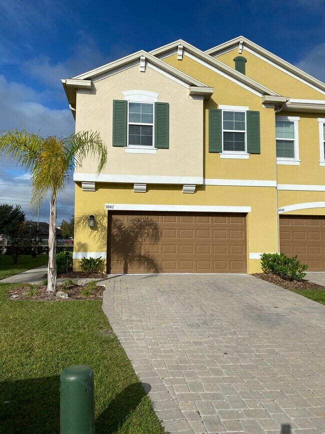 GATED 3 BR/2.5 TOWNHOUSE - GATED 3 BR/2.5 TOWNHOUSE