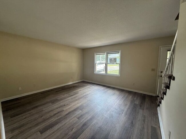 Photo - RENT SPECIAL! Brick town home End unit! UP...