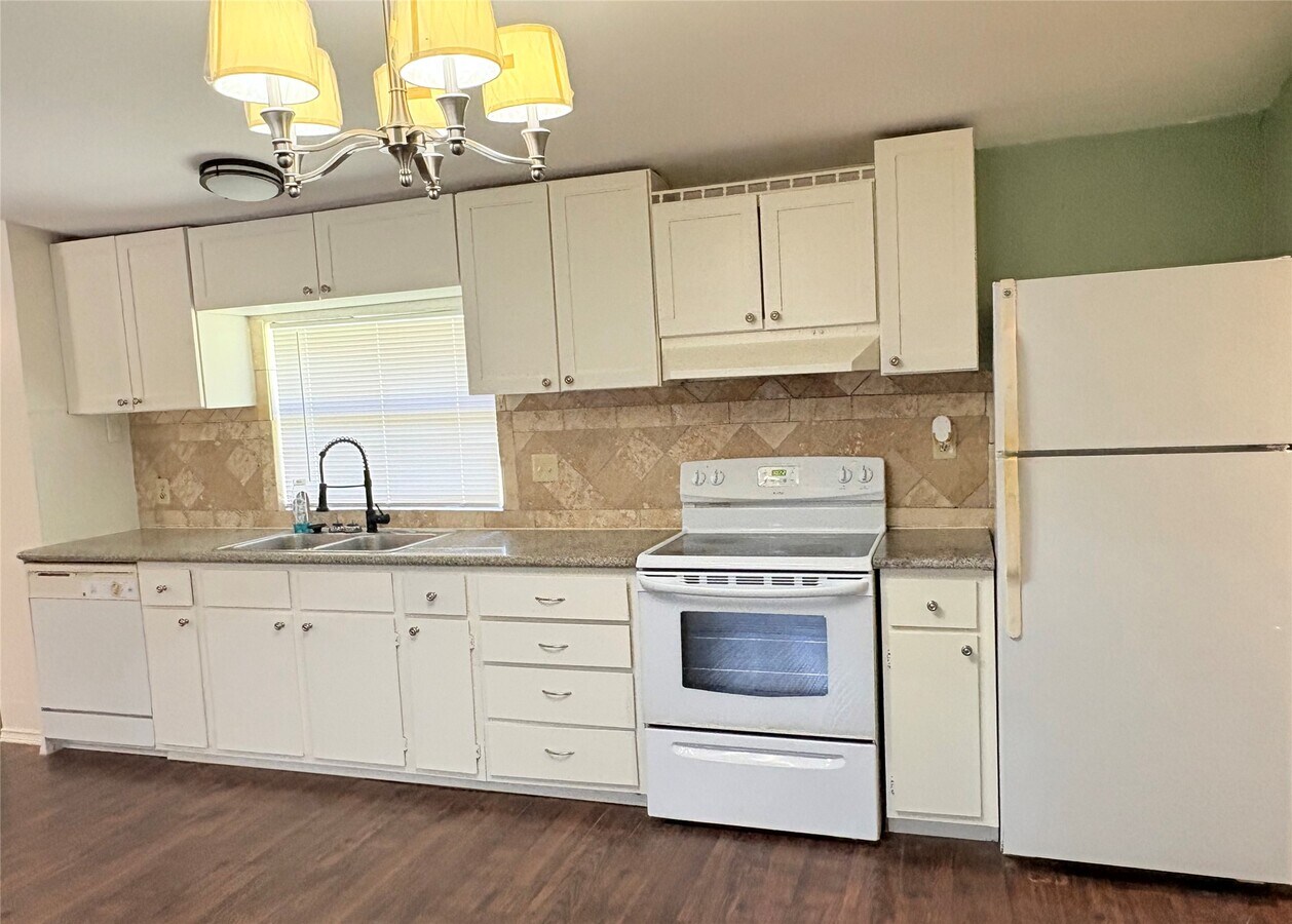 Photo - 17807 Dean Ct