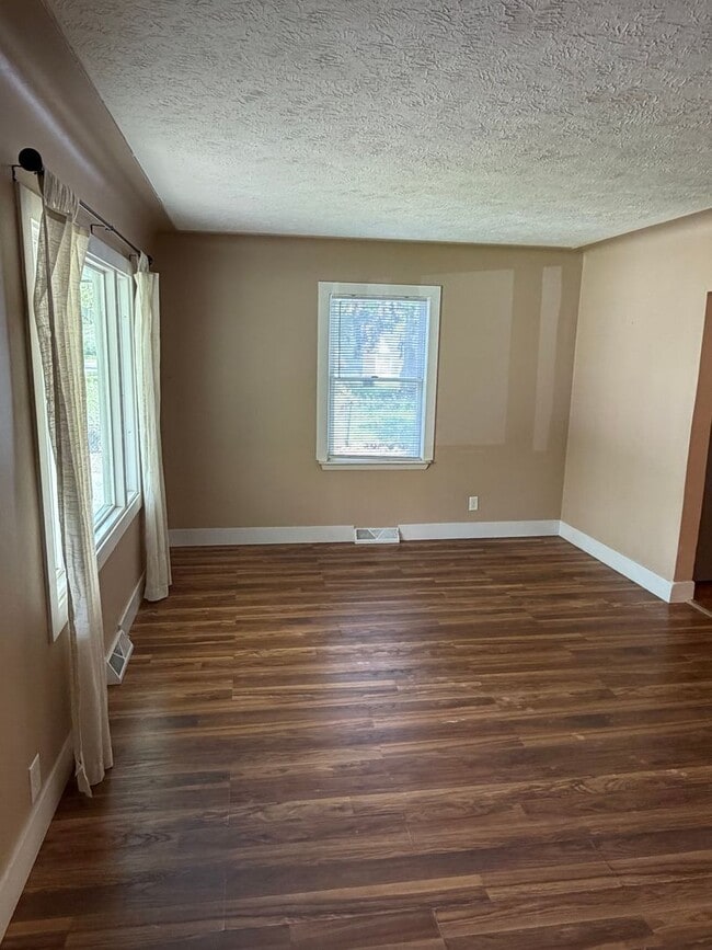 Photo - Secluded & Charming 3BR/1BA in Lansing — Section 8 Approved