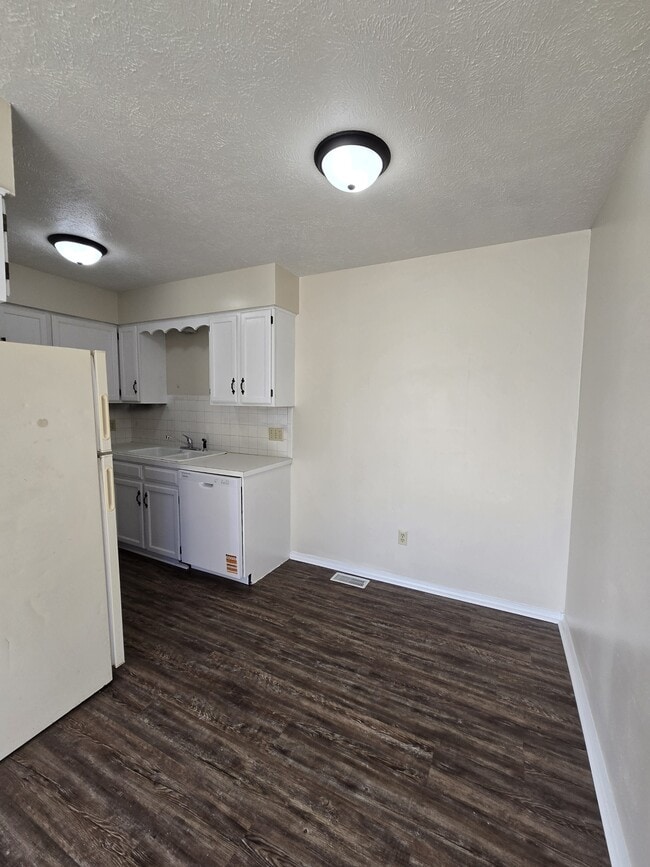 Photo - 3824 W Elm St