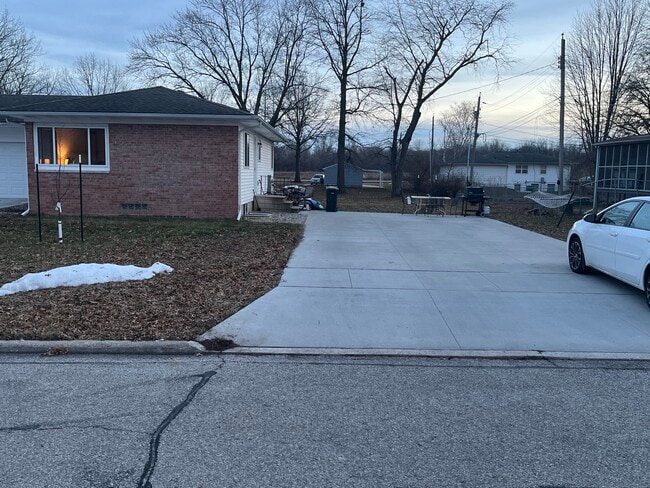 Building Photo - 706 W 28th St Unit 706