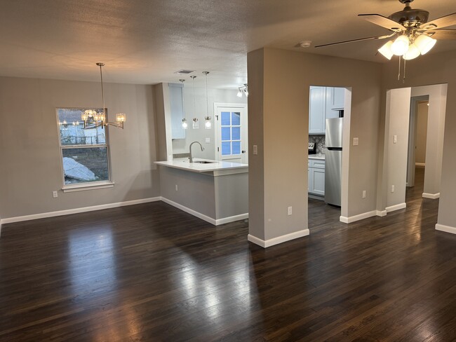 Photo - 415 W Mariposa Dr