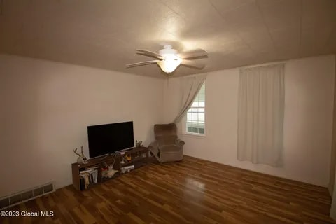 Photo - 74 W 8th Ave Unidad 2