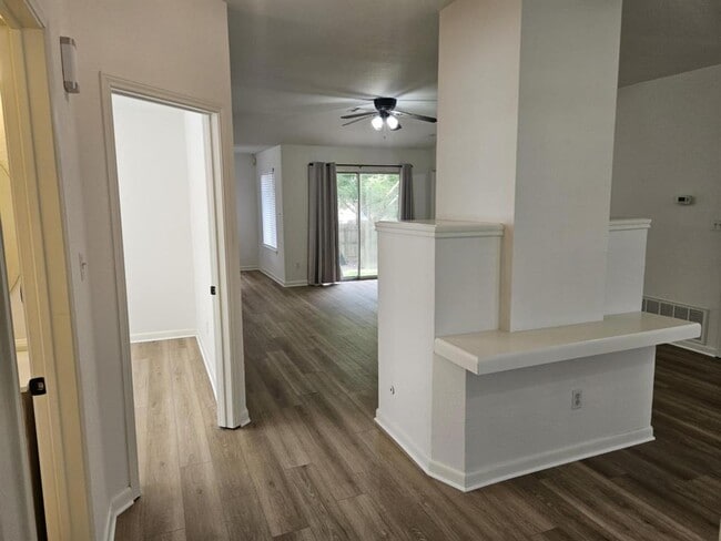 Photo - 2002 Caspian Cove