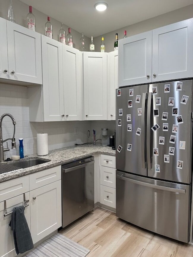 Photo - 406 Race St Unit B