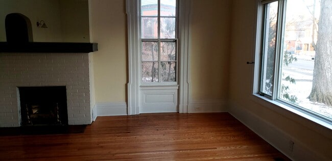 Photo - 314 w clinton st