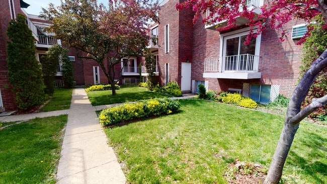 Photo - 115 W Lawrence Ave Unidad C