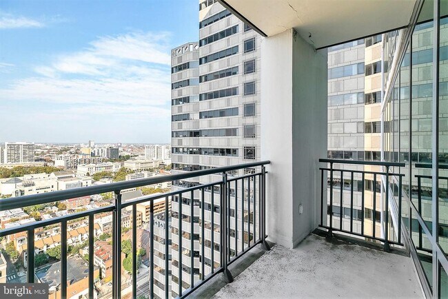 Photo - 2101 Market St Unit 2408