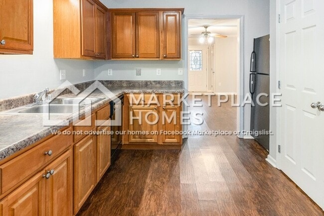 Photo - 212 Park Village Cir