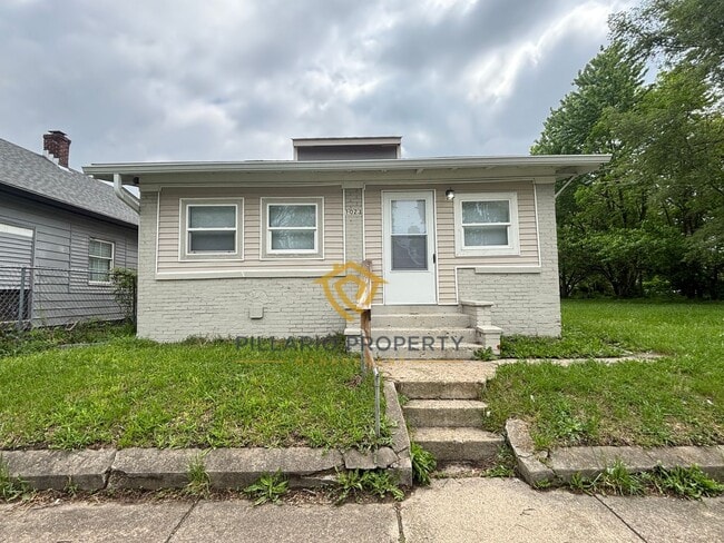Building Photo - Renovated, 3 Bedroom Near Indy Motor Speedway Home Available NOW!