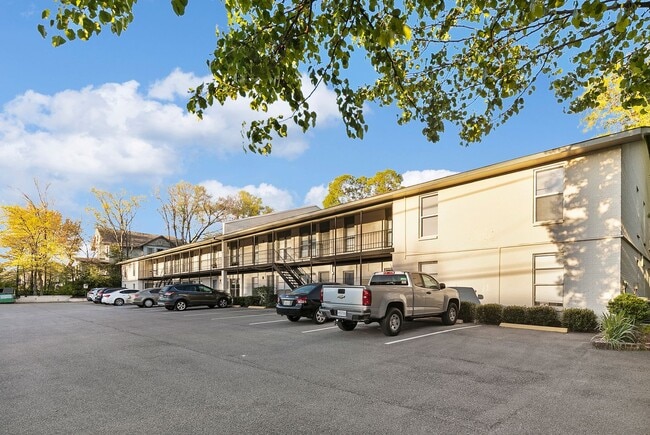 Photo - Glen Iris Place Apartments