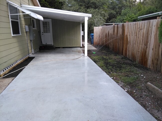 Photo - 910 9th Ave SW