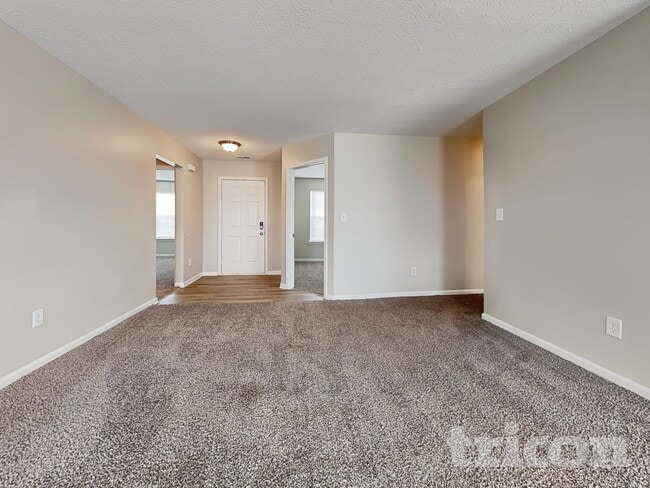 Photo - 943 Farmington Trail