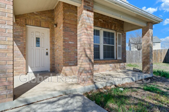 Photo - 144 Crest Bluff