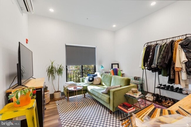 Photo - 1935 E Hazzard St Apartment Unit 303