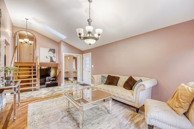 7642 W 92nd Pl