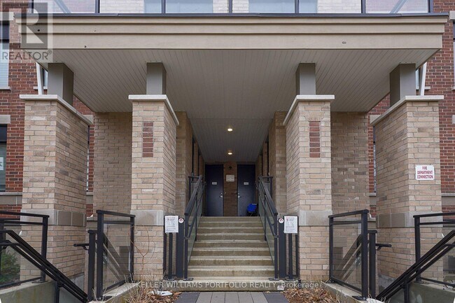 Photo - 58 Elizabeth St S