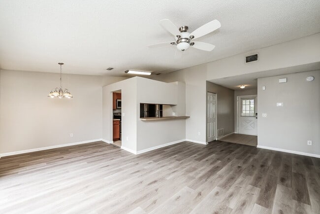 Photo - 317 Regal Park Dr