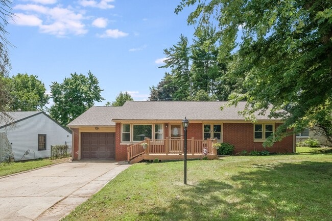 Building Photo - Move-In Ready 4 Bedroom Home in the Heart of Champaign