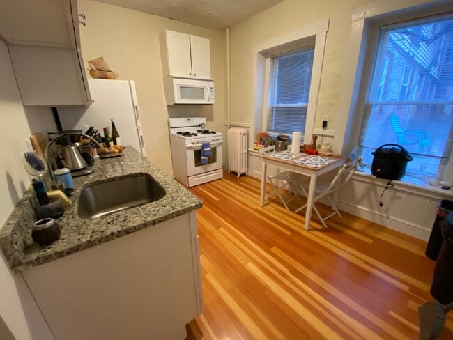Building Photo - 53 Joy St Unit 1 Rental