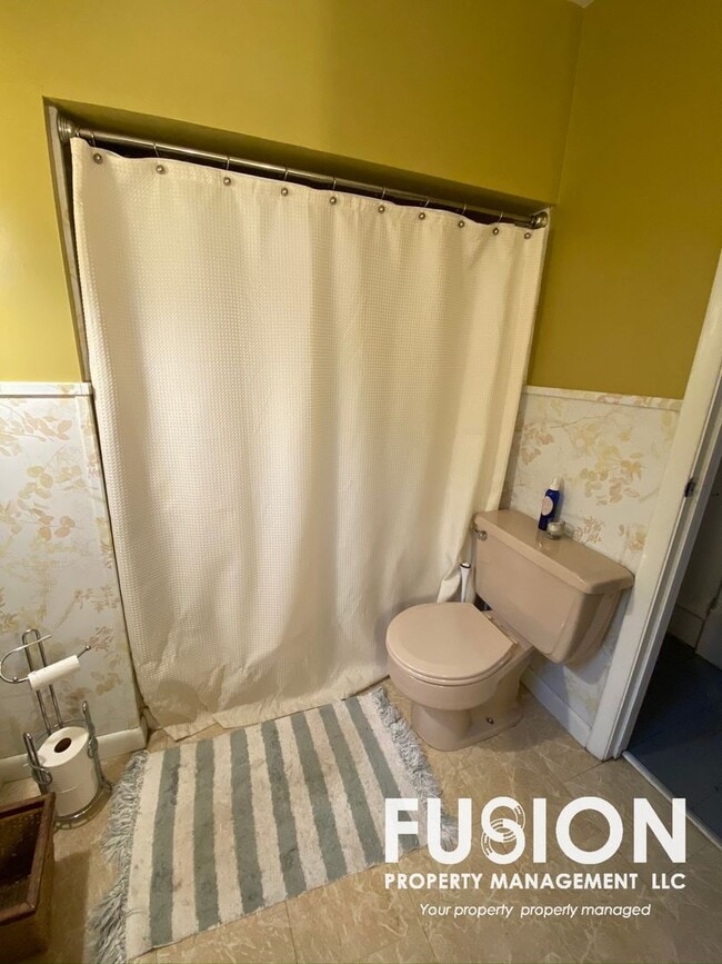 Photo - Adorable 2 bedroom home in Winooski with large backyard!