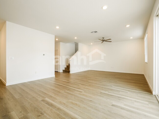2383 Dolly Ave