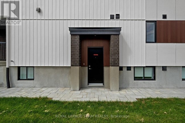 Photo - 998 Hollington St Unité Lower
