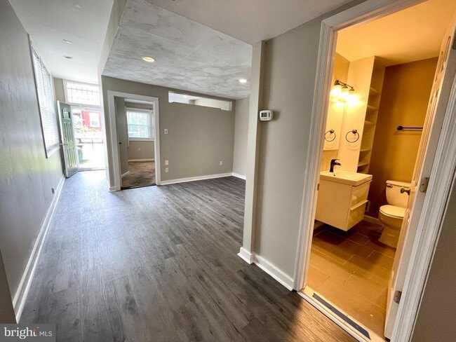 Photo - 819 12th St NE