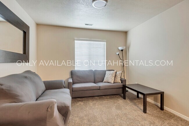 Photo - 112 West Cougar Blvd