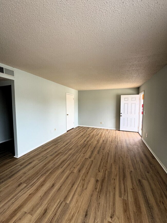 Photo - Move-In Special!!! Unit C