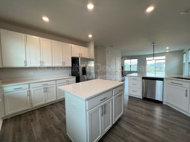 Photo - 594 Cimmaron Cir