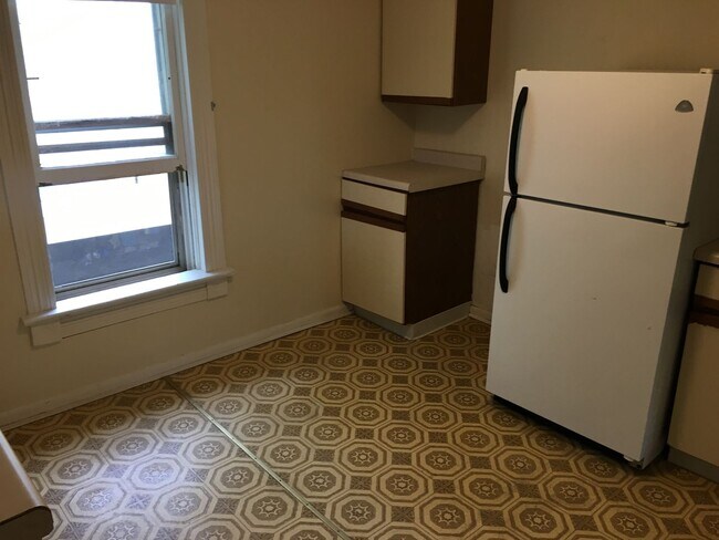 Photo - 2504 Gowen St Unit Apt B