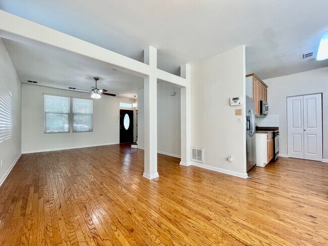 Photo - 425 Shadow Point Unidad Main House