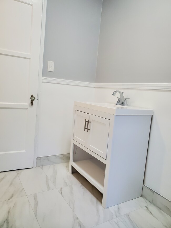 Photo - 1070 Masselin Ave Unit Masselin