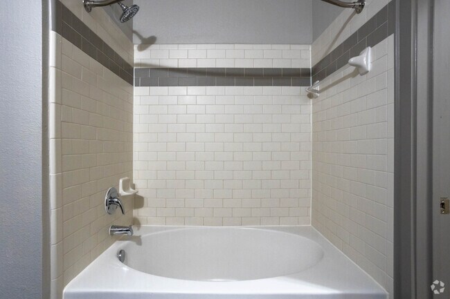 1 BR, 1 BA - 661 SF - Alden Park Kingsland