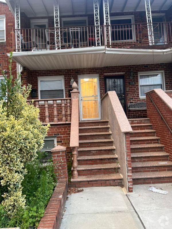Building Photo - 1308 E 84th St Rental