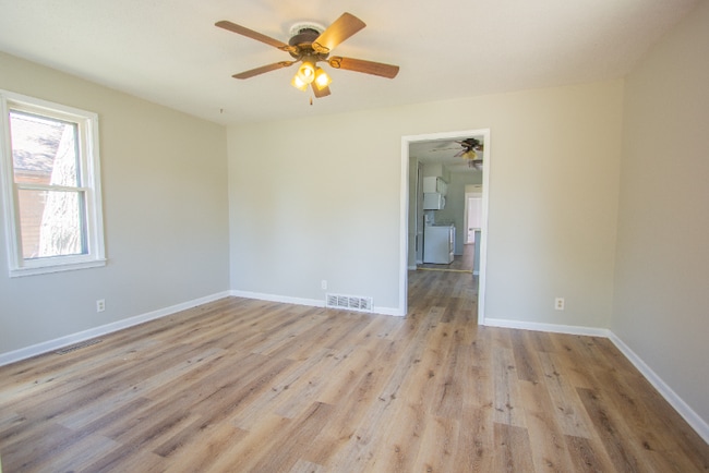 Photo - 610 W Republic Ave