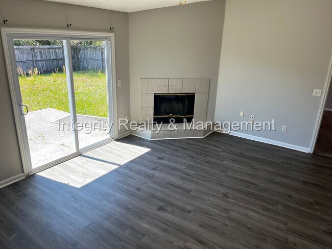 Photo - 3 Bed/ 2 Bath in Green Cove Springs