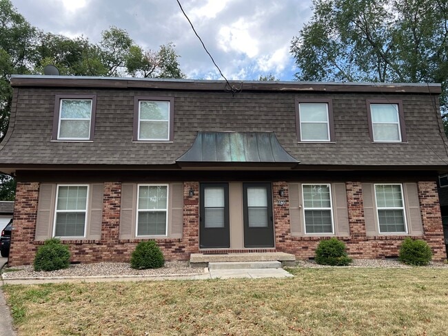 Photo - 6650 Holcomb Cir