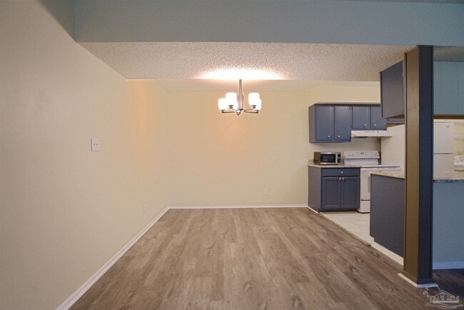 Photo - 3323 Kingswood Ct