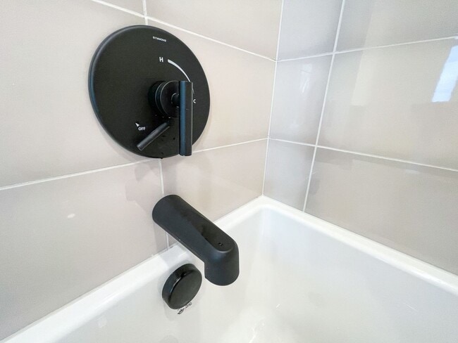 Photo - Parque Kirkland Apartments