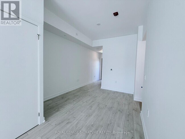 Photo - 168 Clonmore Dr