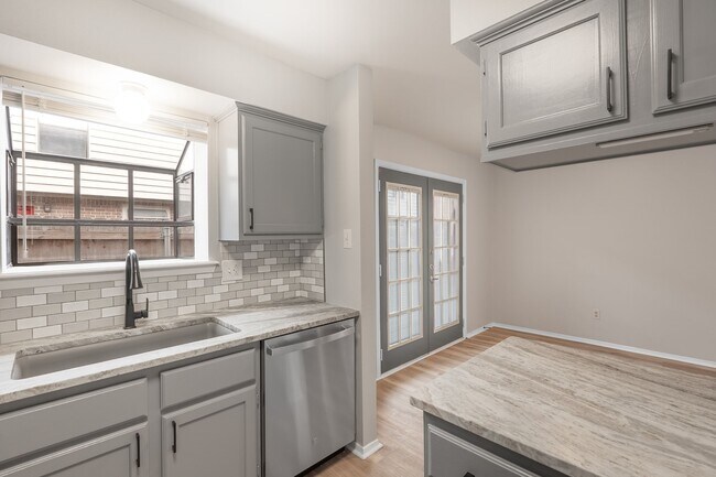 Photo - 1904 Dartmouth St Unit G4