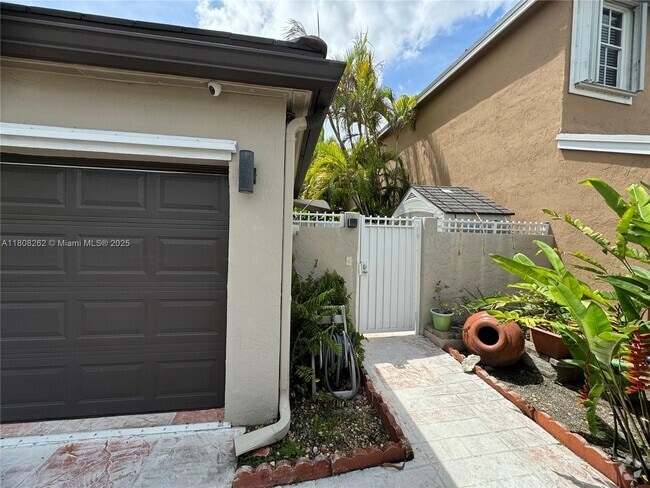 Building Photo - 9912 SW 154th Ct Unit 1 Rental