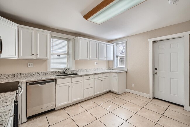 Photo - Beautiful Lincoln Park home by Art District on Santa Fe