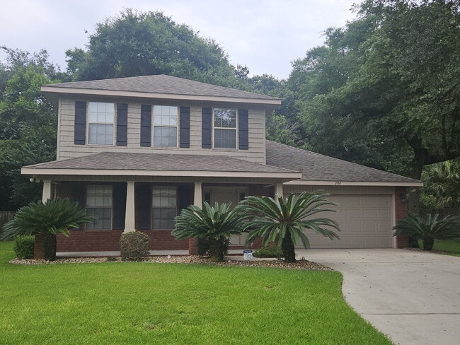 Building Photo - Beautiful Craftsman-Style Home in the Heart of Pensacola